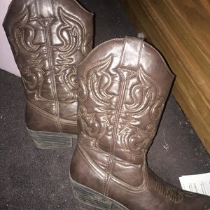 Cowgirl Boots ✨